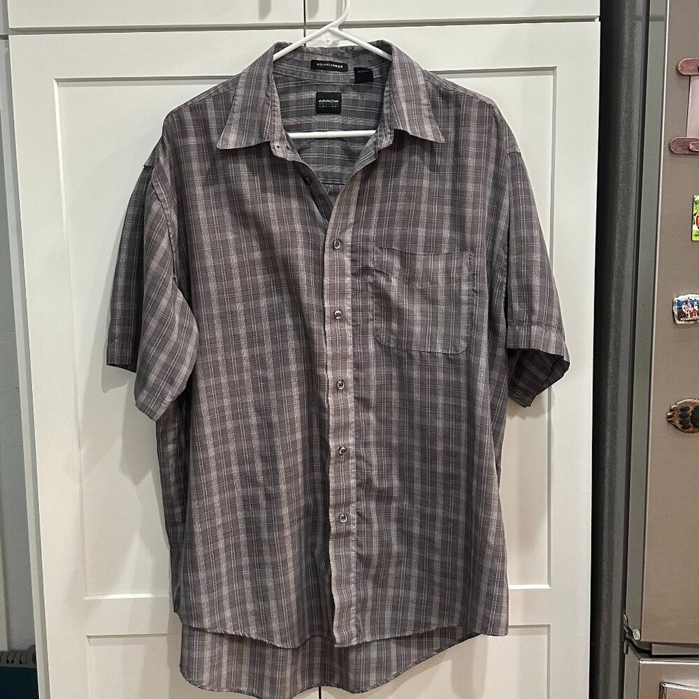 Arrow Men's Short Sleeve Wrinkle Free Collared Shirt, Size: L, Gray